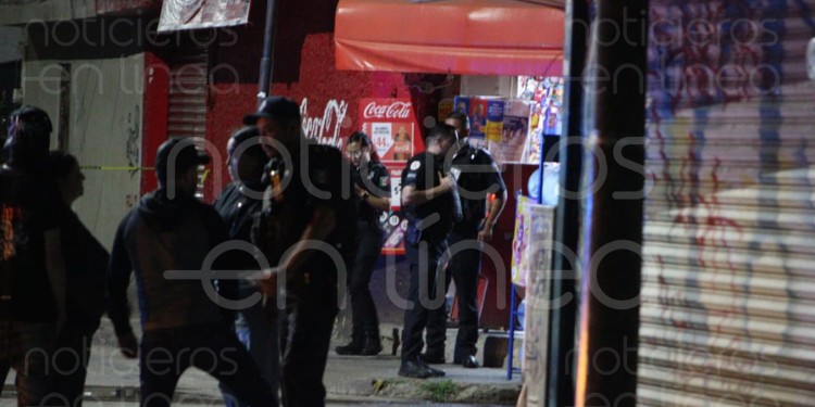 Asesinan a mujer al ingresar a tienda en la colonia Linares de León