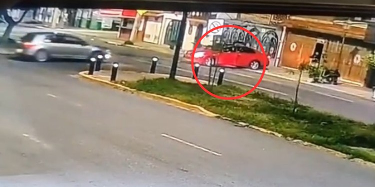 Robo exprés en León: en 20 segundos despojan de su auto a mujer en San Isidro