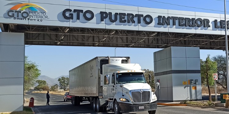 Proponen terminal del tren interurbano en Guanajuato Puerto Interior