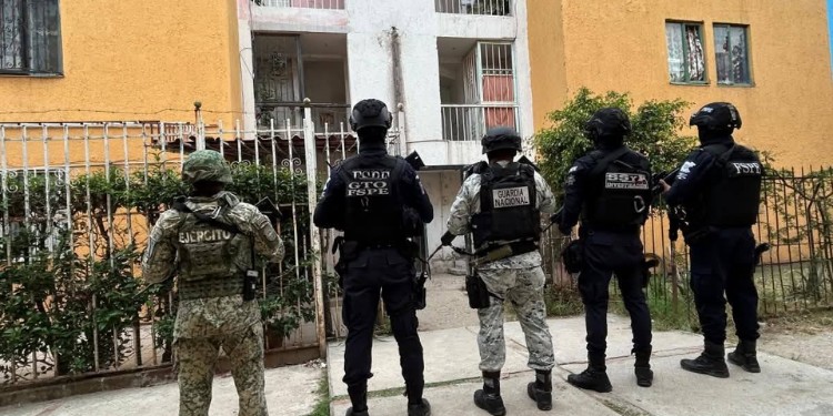 Caen jóvenes narcomenudistas en León; sorprenden a menores dentro del inmueble Caen jóvenes narcomenudistas en León; sorprenden a menores dentro del inmueble