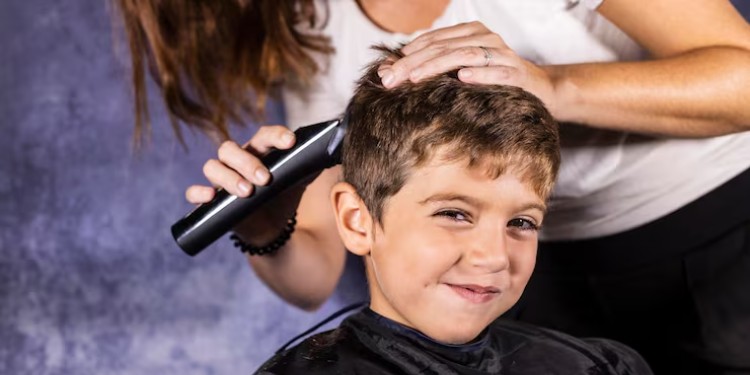 Feria “Regreso con Alegría a Clases” en León: cortes de pelo gratis y zapatos baratos