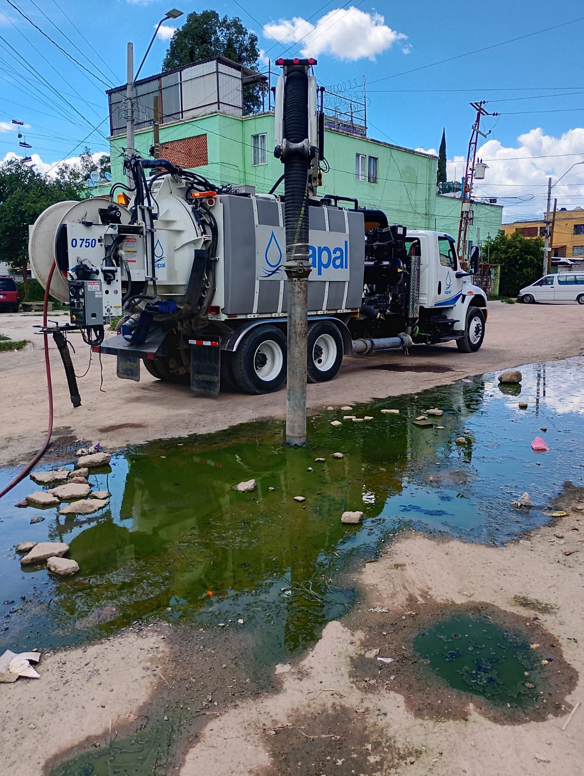 Sapal limpia aguas negras en colonia Buenos Aires, pero problema es de particulares