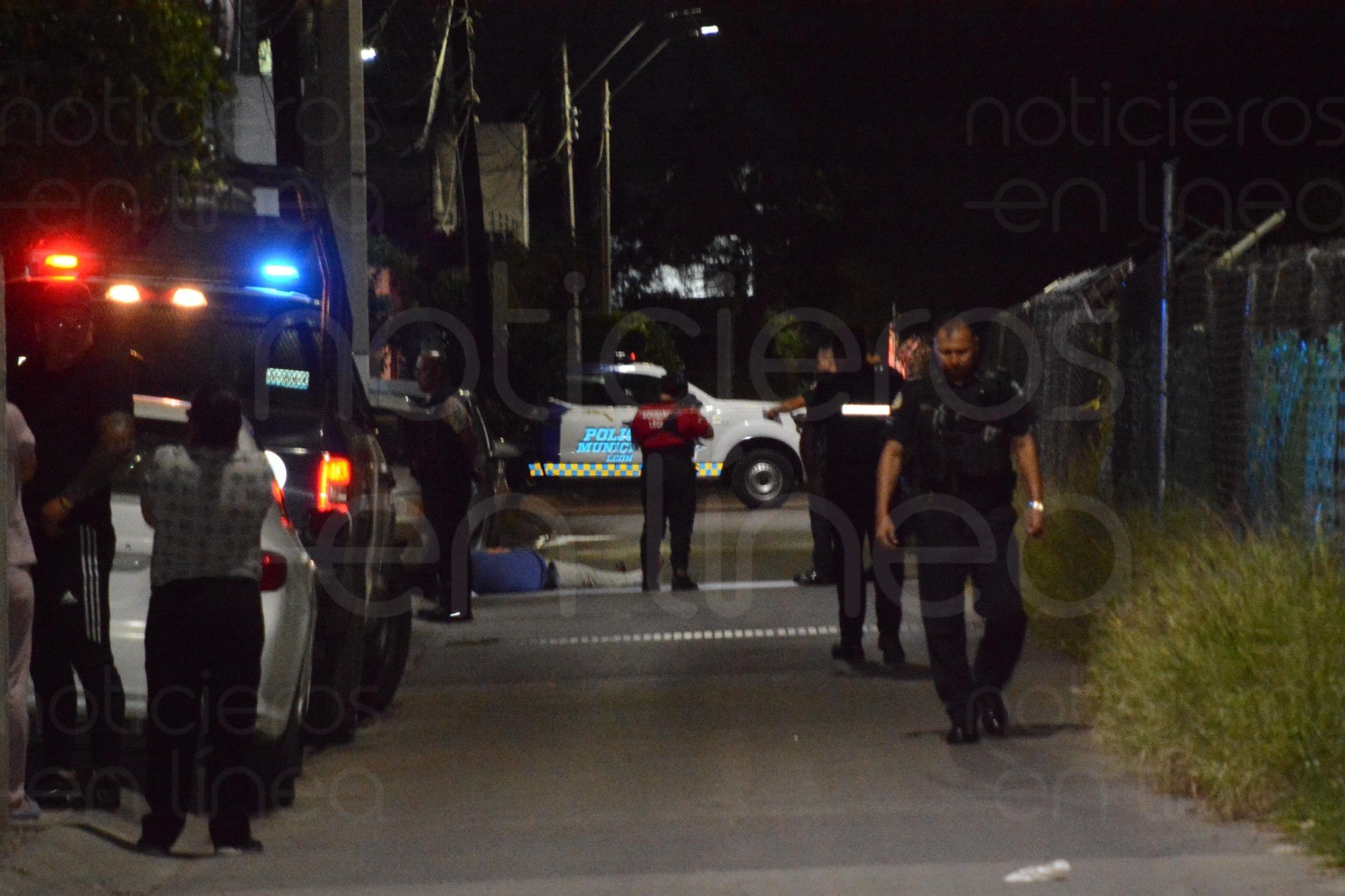 Asesinan a abogados al bajar de su auto en León