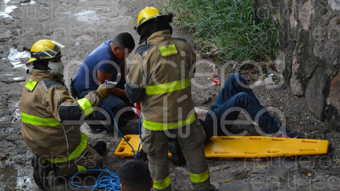 Hombre cae de un arroyo en León y rechaza atención médica tras fuerte lesión en la cabeza