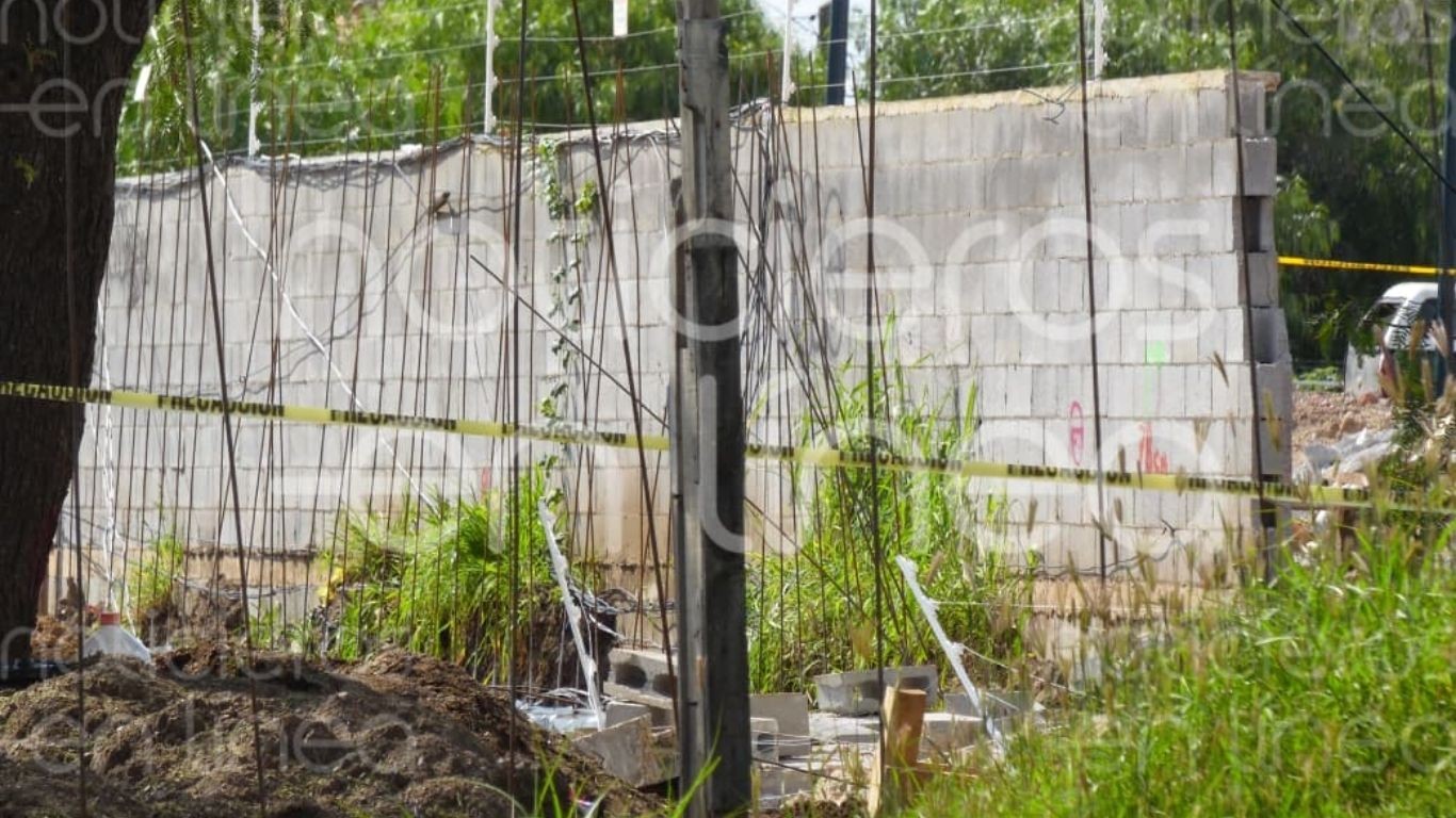 Muere trabajador tras colapso de barda en construcción junto a fraccionamiento Parque Primavera, León Muere trabajador tras colapso de barda en construcción junto a fraccionamiento Parque Primavera, León