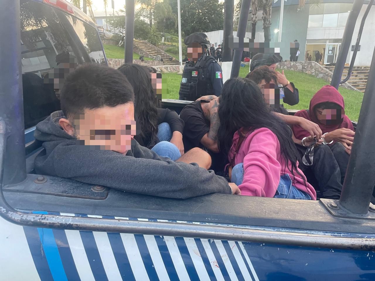 Golpes, gritos y 9 detenidos: así fue la riña entre civiles y policías en León