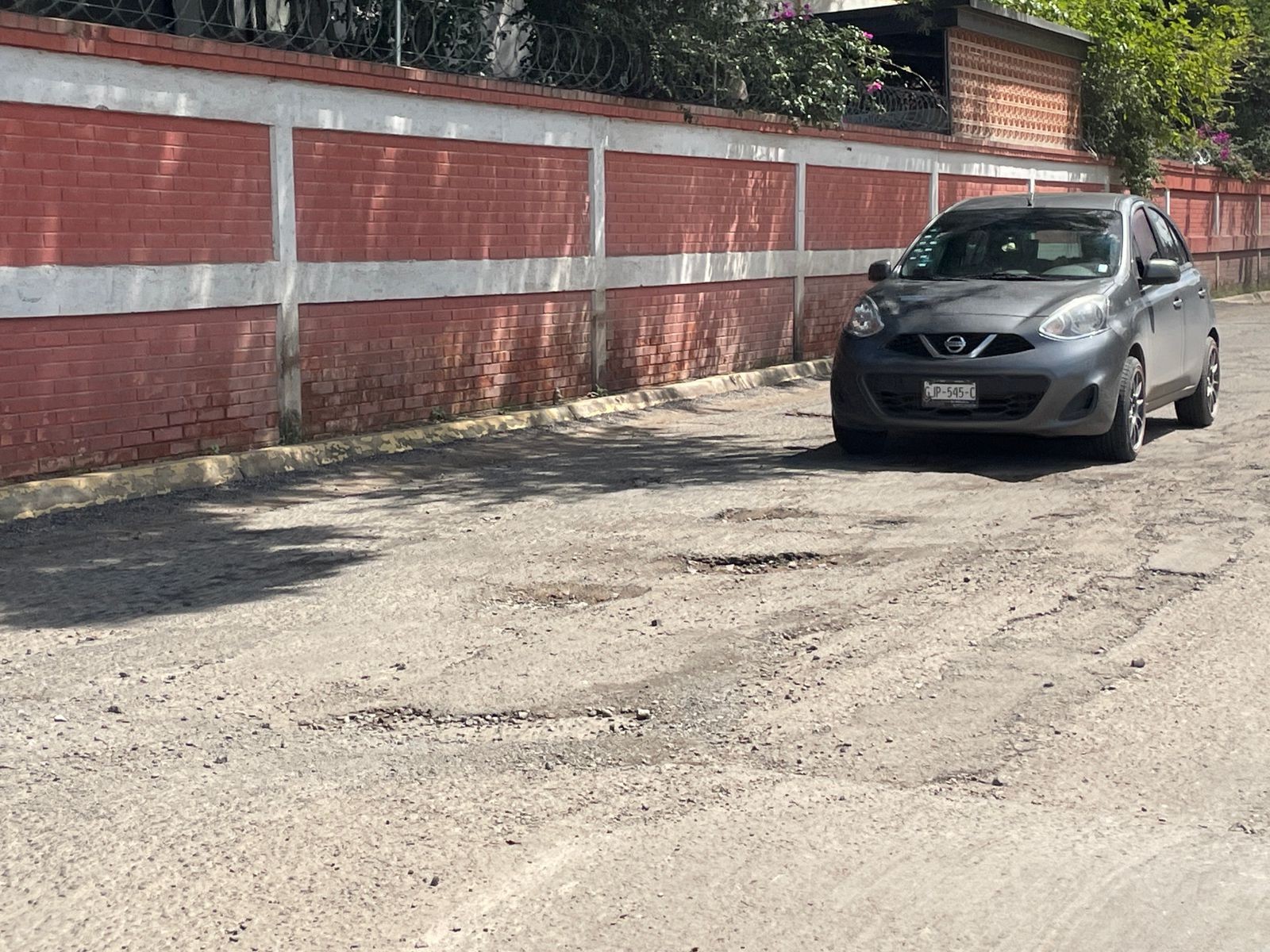 Bulevar Los Portales en León: bacheo dura menos de una semana y vecinos exigen solución definitiva
