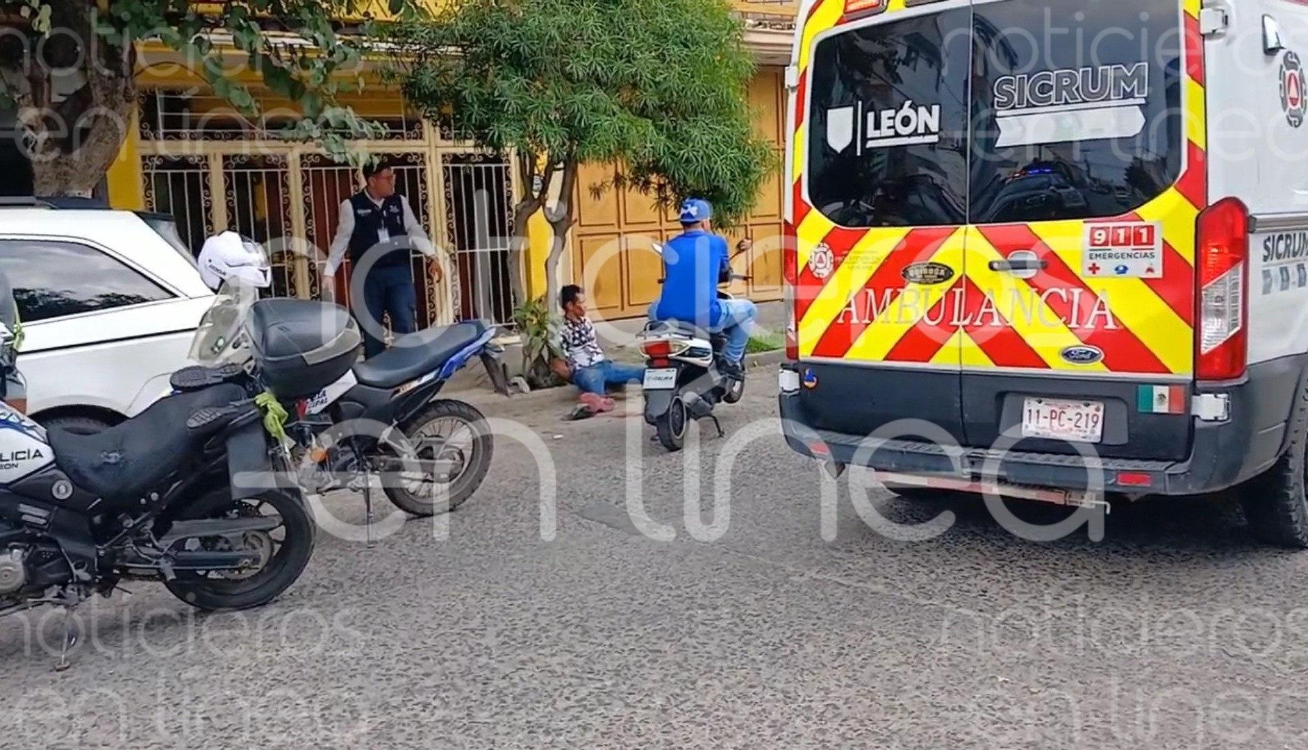 Presunto ladrón es brutalmente golpeado y amarrado en colonia de León