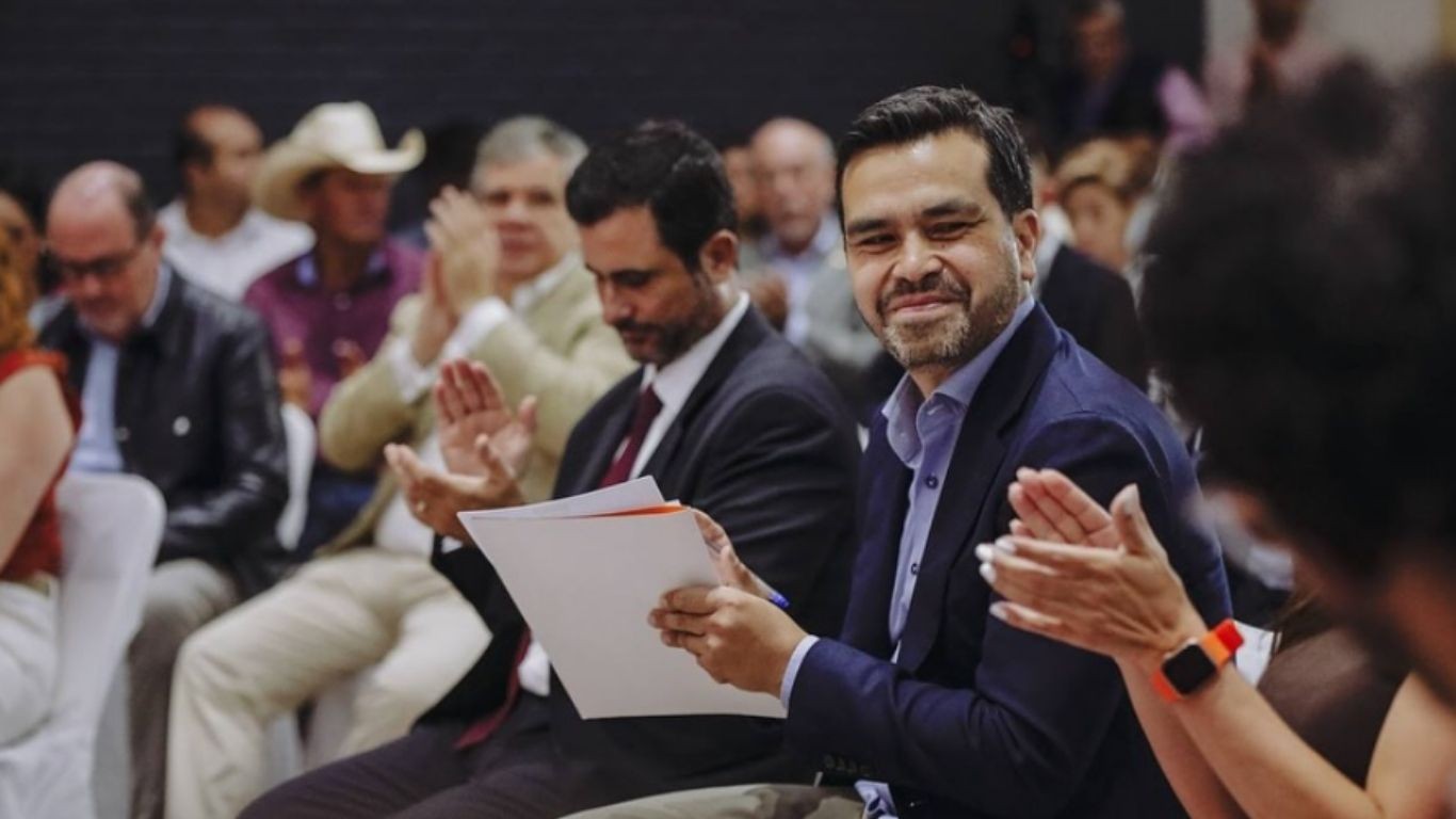 Álvarez Máynez respalda diálogo regional por el acueducto Solís-León entre Guanajuato y Jalisco