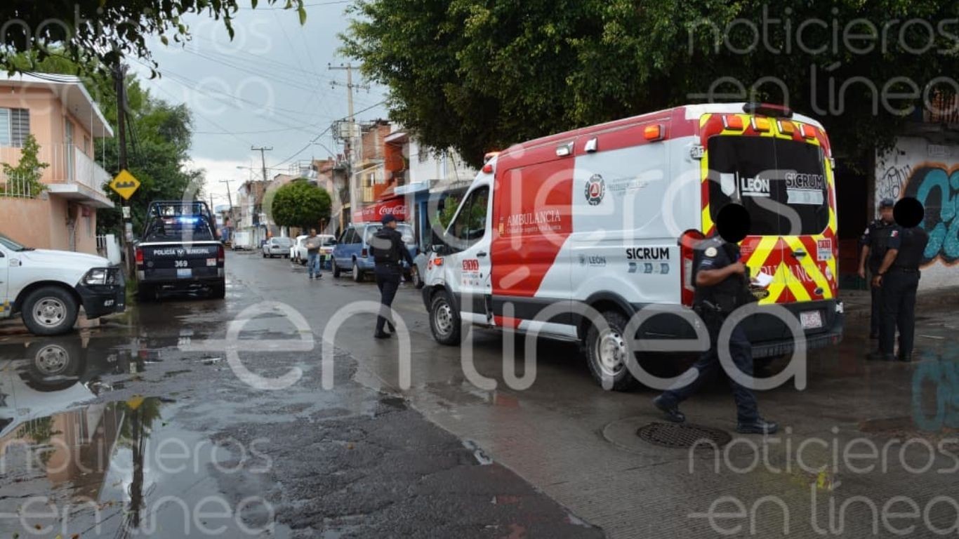 Mujer de la tercera edad es baleada en su vivienda; señalan a su esposo como presunto agresor Mujer de la tercera edad es baleada en su vivienda; señalan a su esposo como presunto agresor