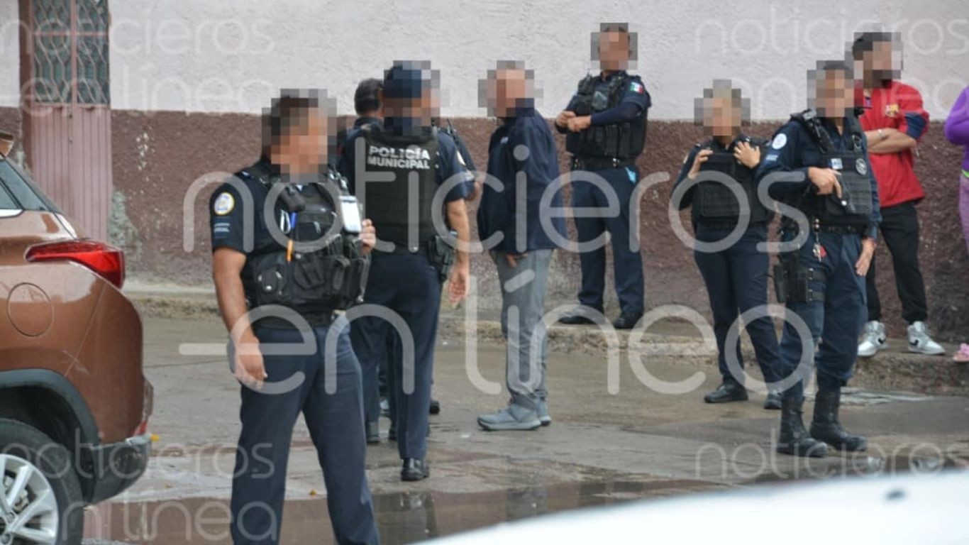 Mujer de la tercera edad es baleada en su vivienda; señalan a su esposo como presunto agresor Mujer de la tercera edad es baleada en su vivienda; señalan a su esposo como presunto agresor