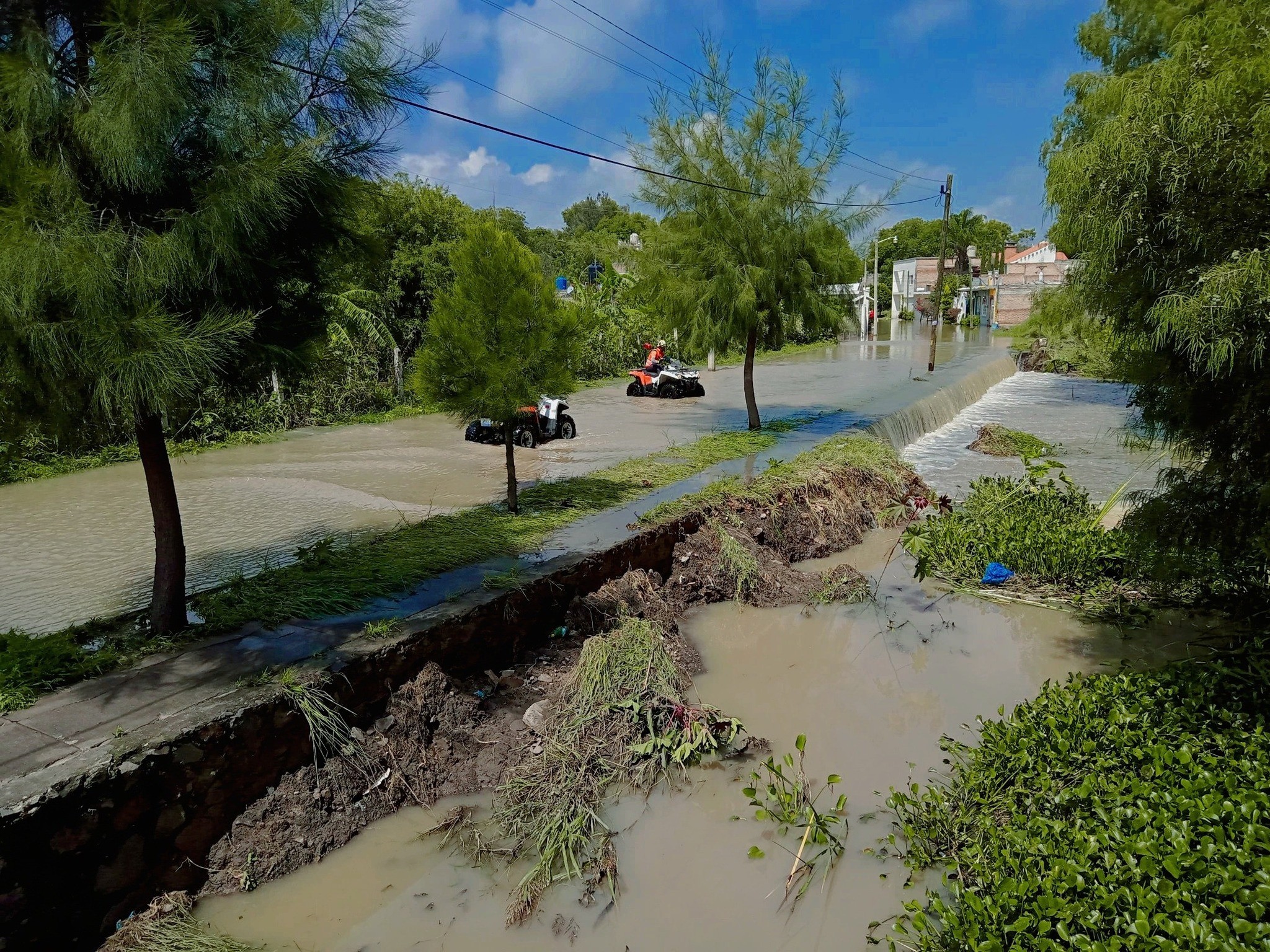 Fuertes lluvias dejan viviendas dañadas y cultivos perdidos en Guanajuato