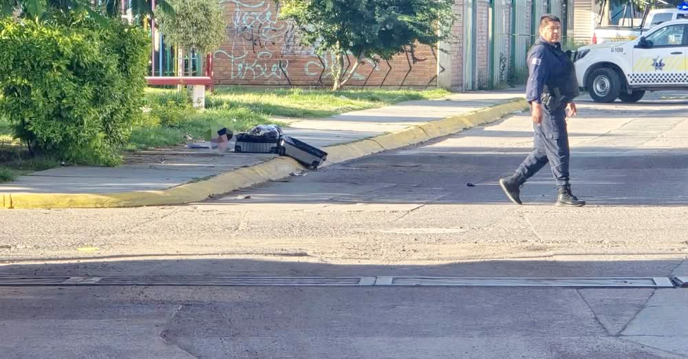 Abandonan maleta afuera de un kínder con restos humanos en Salamanca