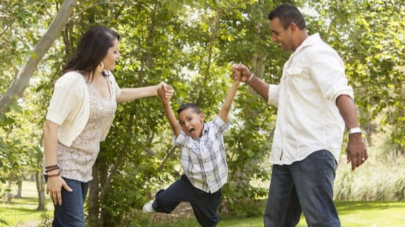 Gobernadora Libia García invita a abrirse a adopciones de niños mayores en Guanajuato