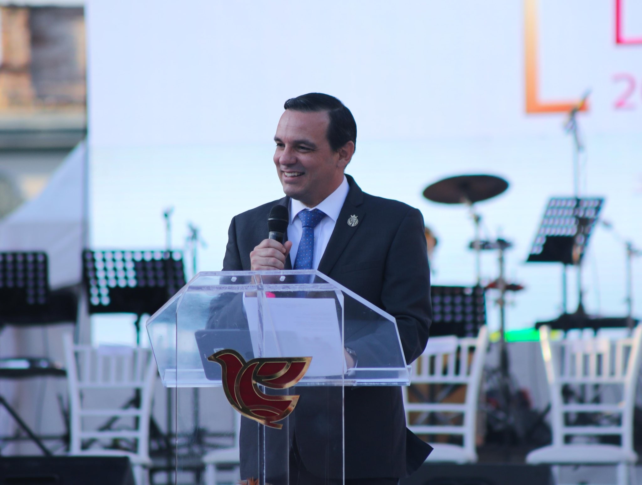 Lona critica ausencia de Alejandra Gutiérrez en asamblea del PAN León