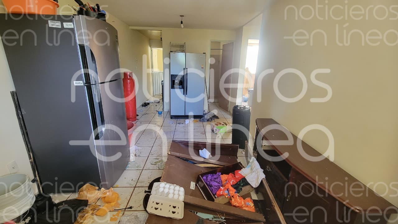 Explosión por fuga de gas deja grave a un hombre y daña viviendas en Parques de San Juan