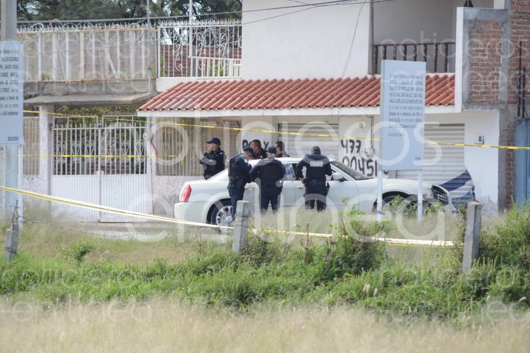 Balean a conductor y muere tras estrellarse contra casa en León