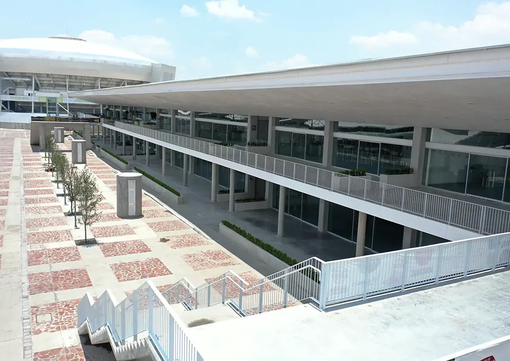 Libia Dennise anuncia paquete de obras por casi 700 millones para León