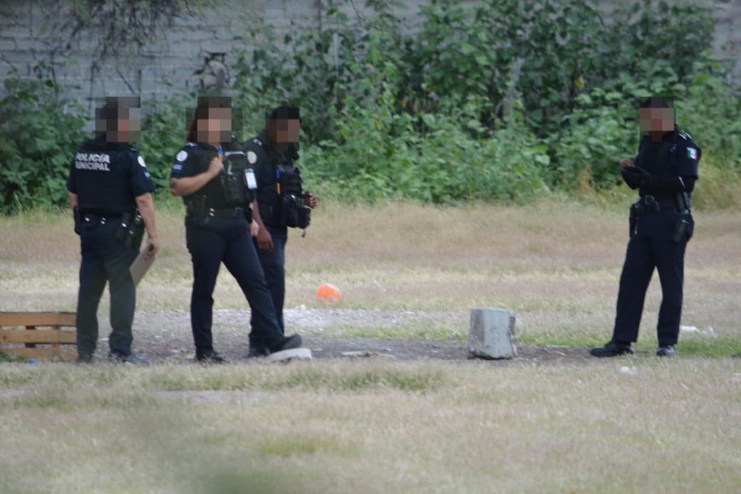 Localizan cuerpo semidesnudo en campo de béisbol en León