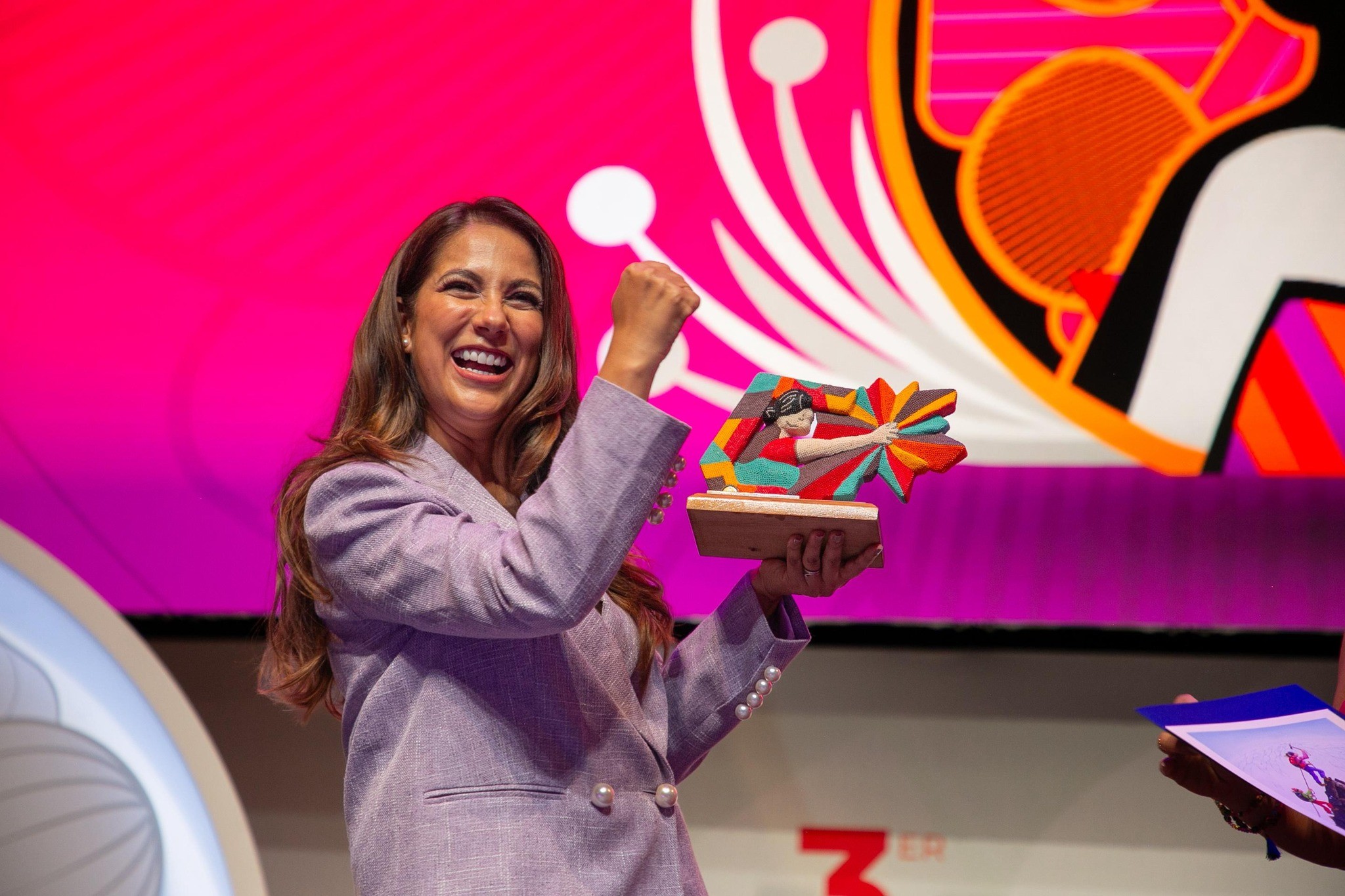 Gobernadora Libia García llama a mujeres a unirse y rechazar rivalidad en el liderazgo