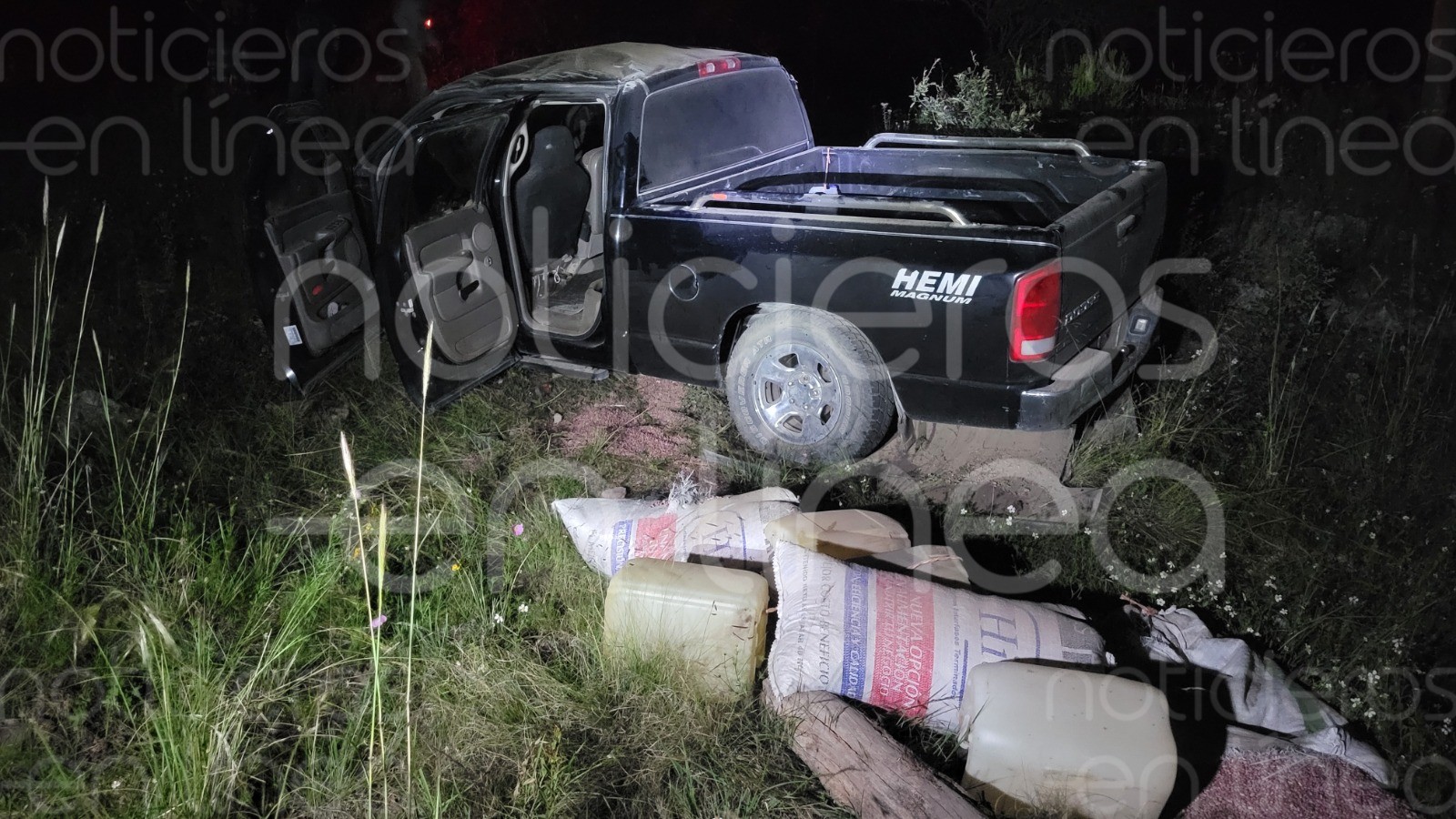 Mujer en labor de parto sobrevive a volcadura rumbo al hospital