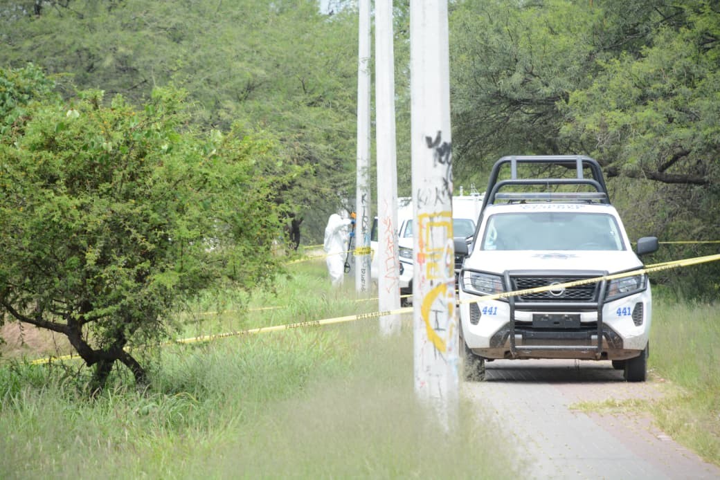 Hallan a mujer sin vida con impacto de bala junto a ciclovía en León