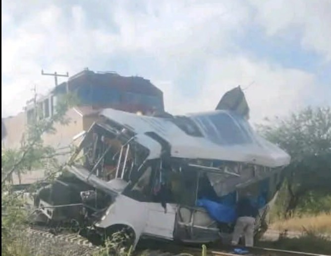 Gobierno de Guanajuato apoya a víctimas del accidente en Comonfort