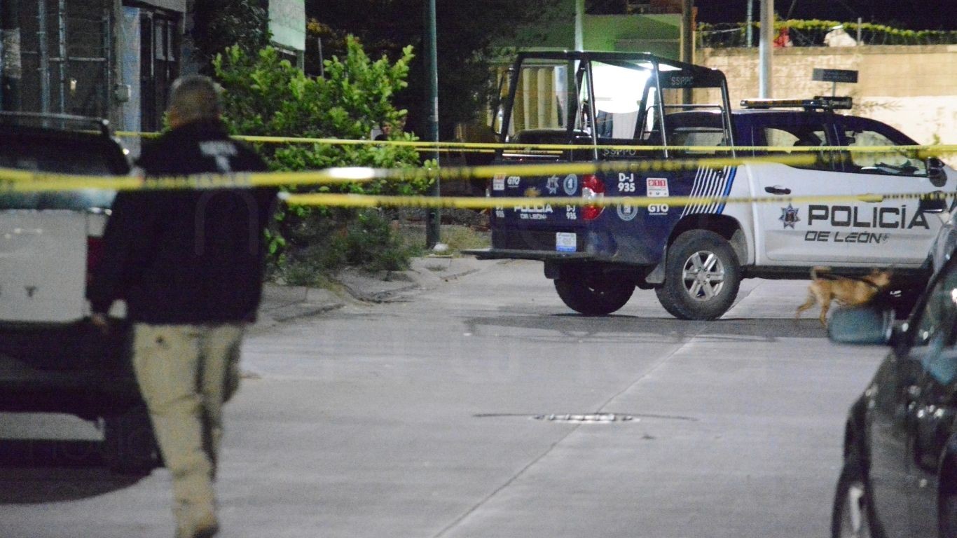 Posible hallazgo de restos humanos en la colonia Loma Dorada de León, Guanajuato
