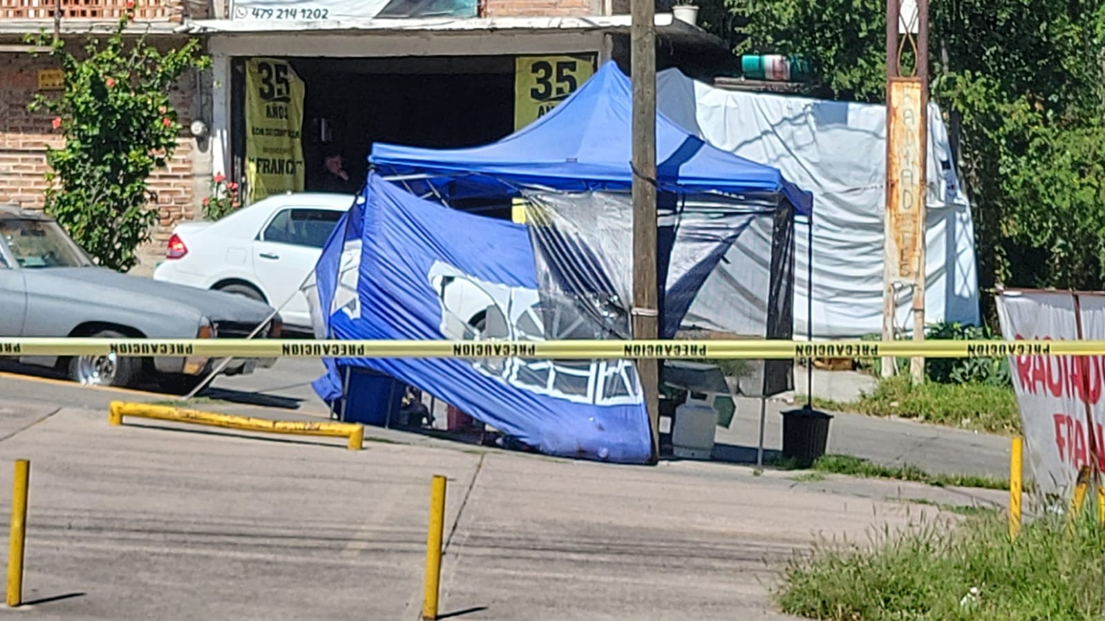 ¡A plena luz del día!: Asesinan a taquero en León; testigos acusan omisión de agentes