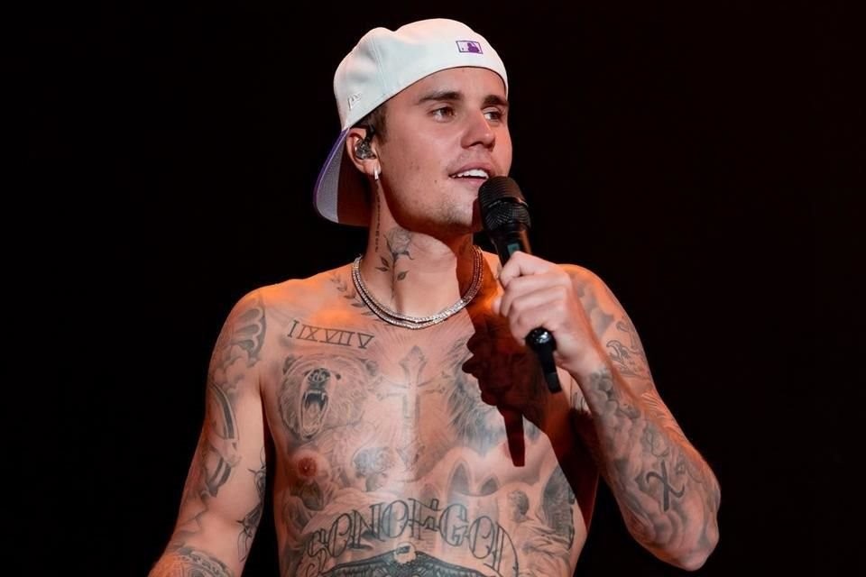 Justin Bieber sorprende a público con música mexicana