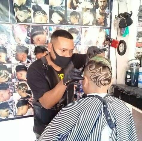 Aseguran motocicleta tras ataque a barbería en la colonia Las Hilamas, en León