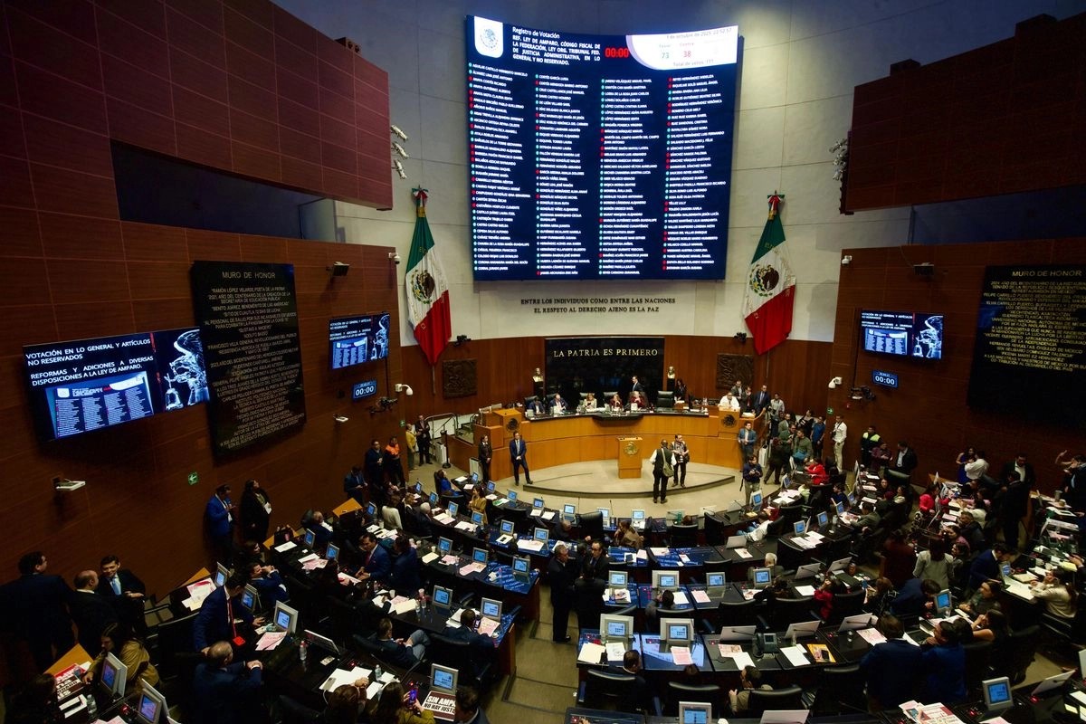 Reforma a la Ley de Amparo entra en vigor el 17 de octubre; oposición y Morena chocan por retroactividad