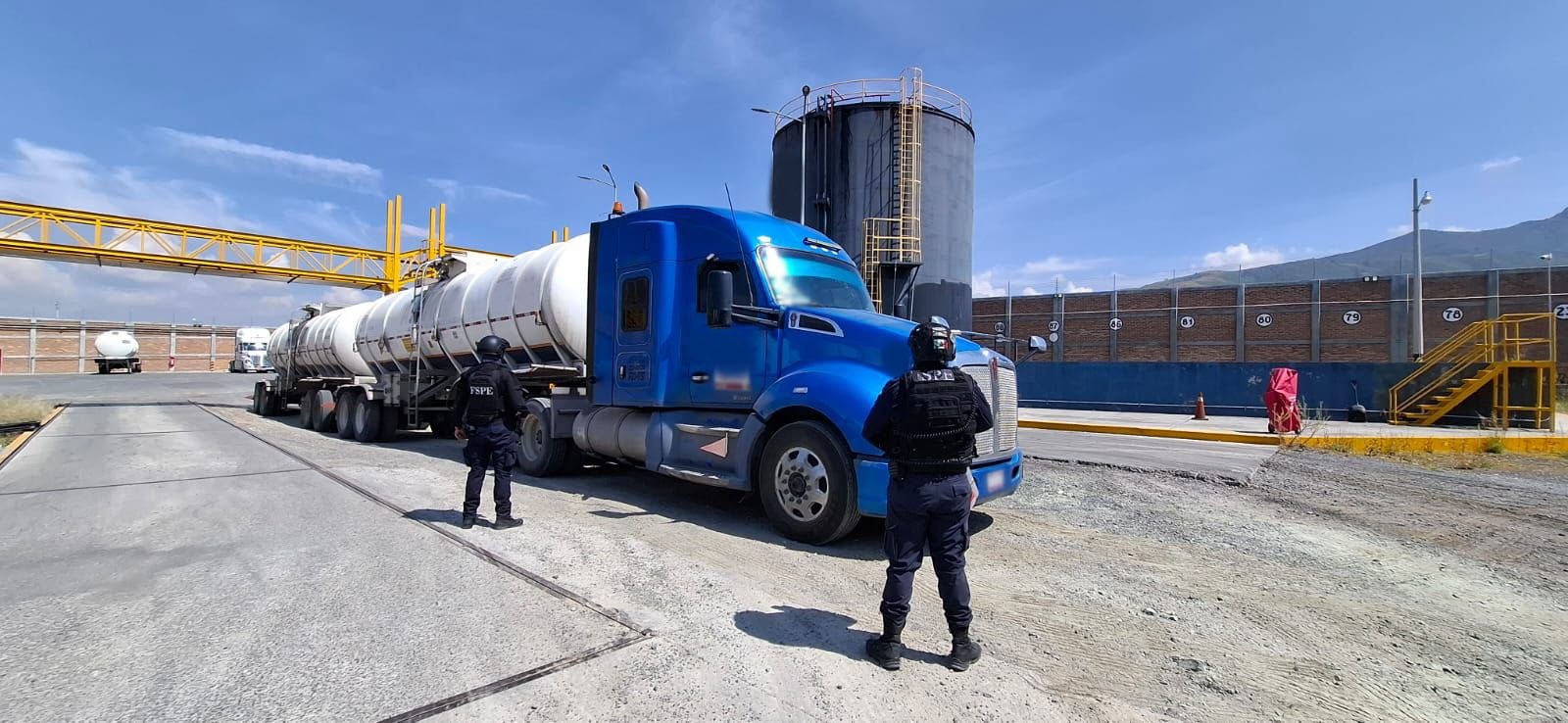 Aseguran más de 1.6 millones de litros de combustible en operativo histórico en Silao Aseguran más de 1.6 millones de litros de combustible en operativo histórico en Silao