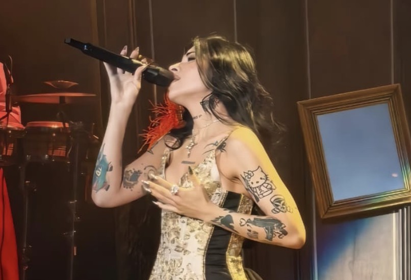 Thalía reacciona a Cazzu interpretando “No me enseñaste“