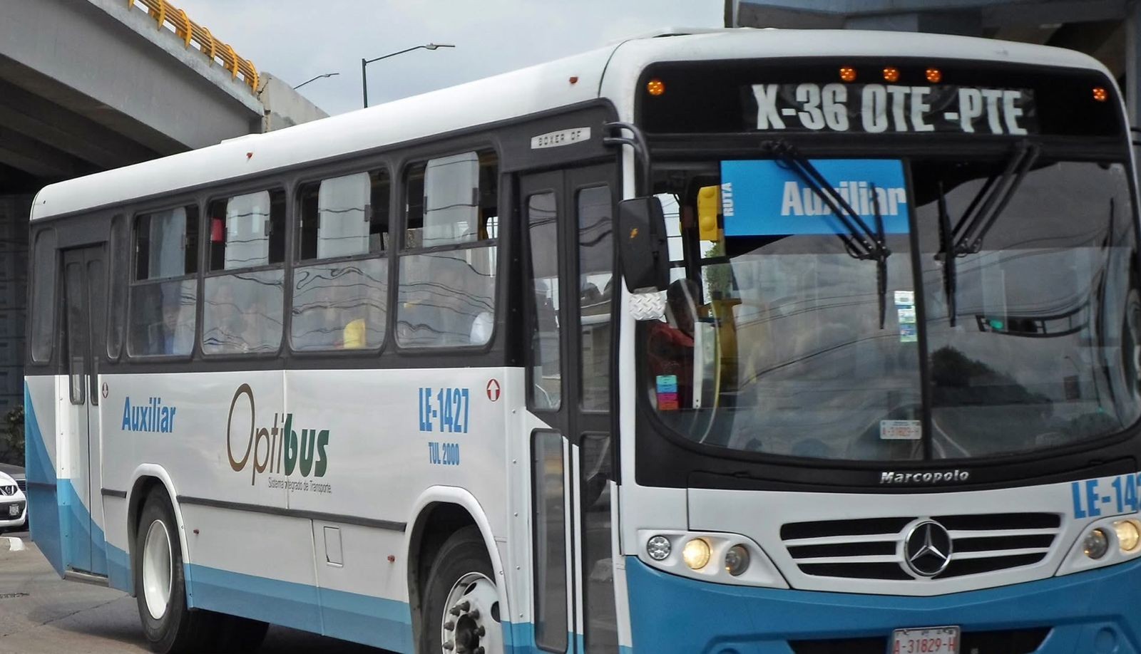 Tarda hasta una hora en pasar la ruta Oriente–Poniente; usuarios denuncian servicio deficiente