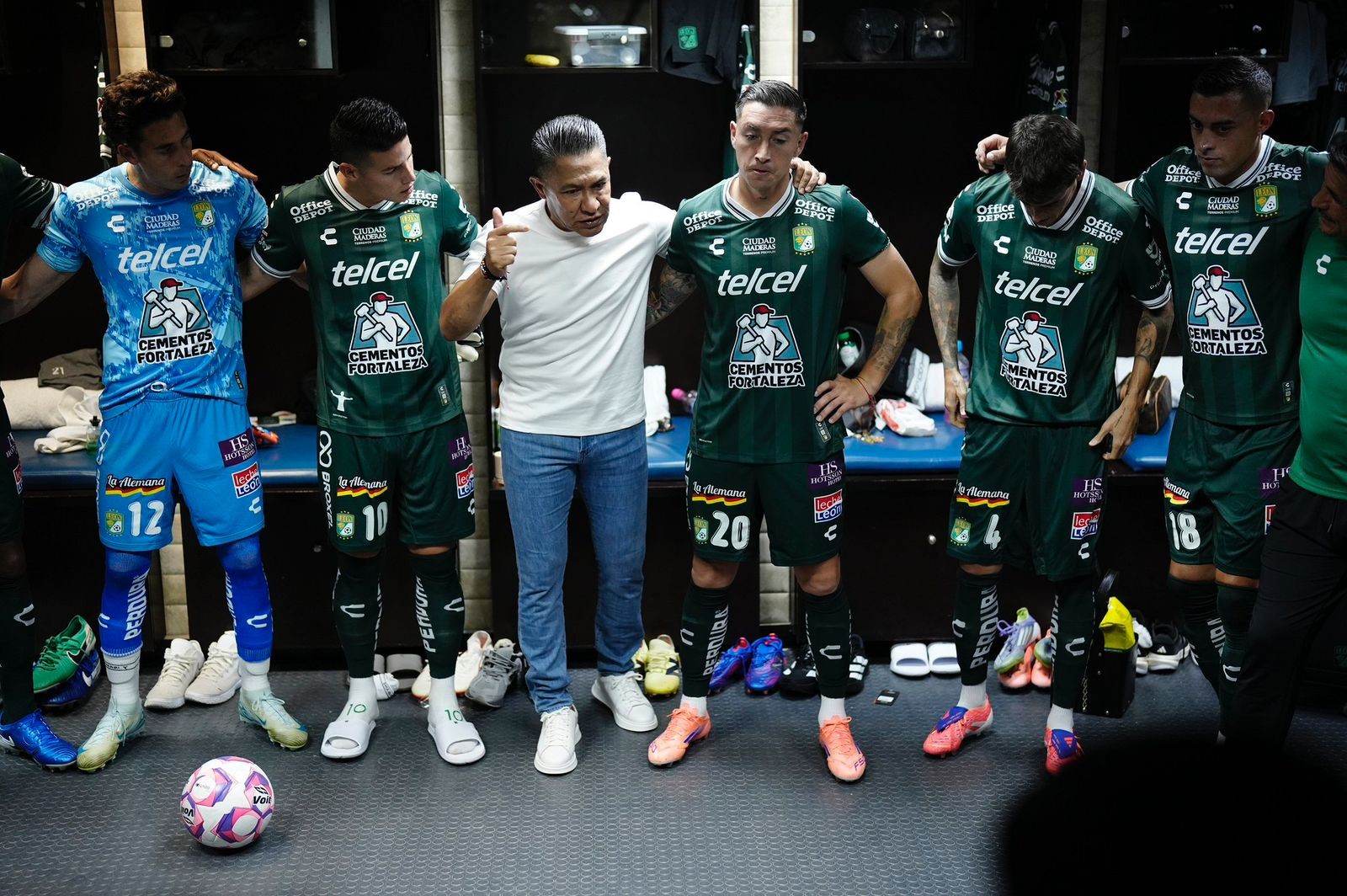 León busca frenar su mala racha ante Pumas y mantener vivo el sueño del Play In