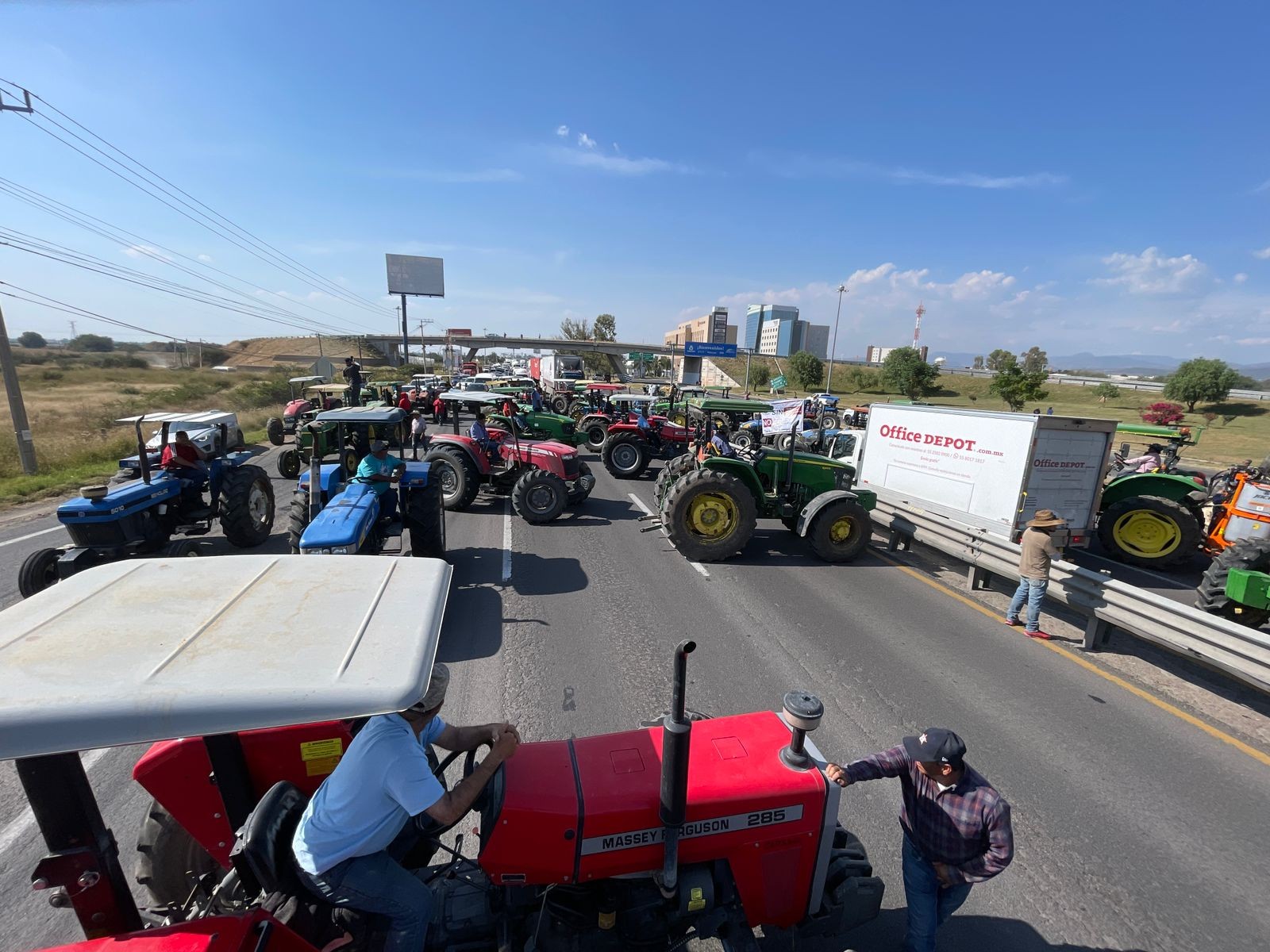 Gobernadora Libia Dennise continúa diálogo con productores y Gobierno Federal para resolver bloqueos en Guanajuato