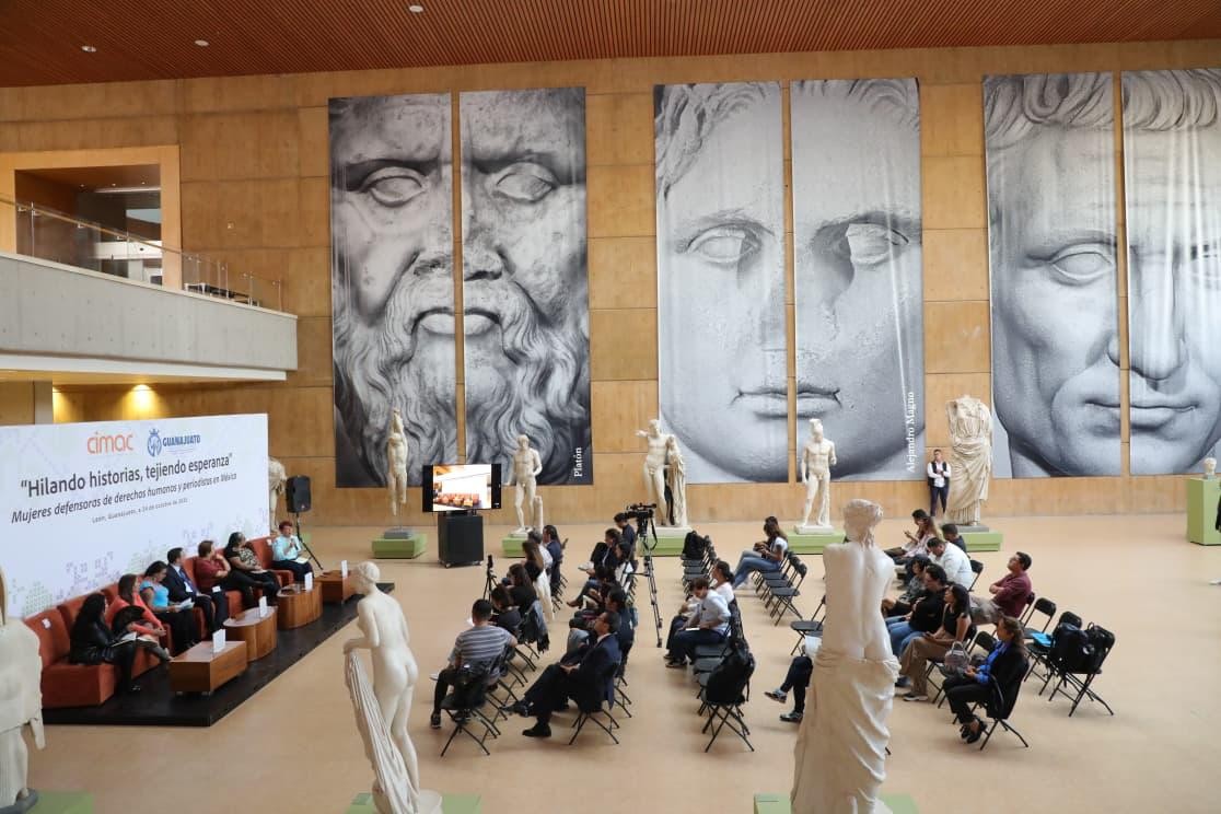Mujeres de Guanajuato presentan Hilando Historias, libro sobre búsqueda, periodismo y derechos humanos
