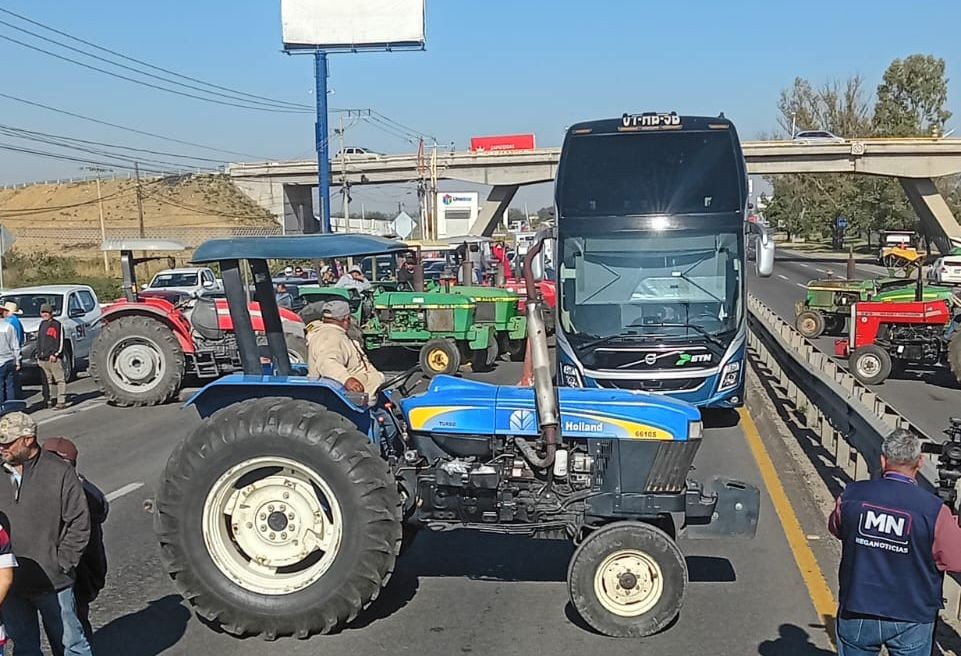 Campesinos mantienen bloqueos carreteros en Guanajuato por segundo día; aquí los puntos cerrados