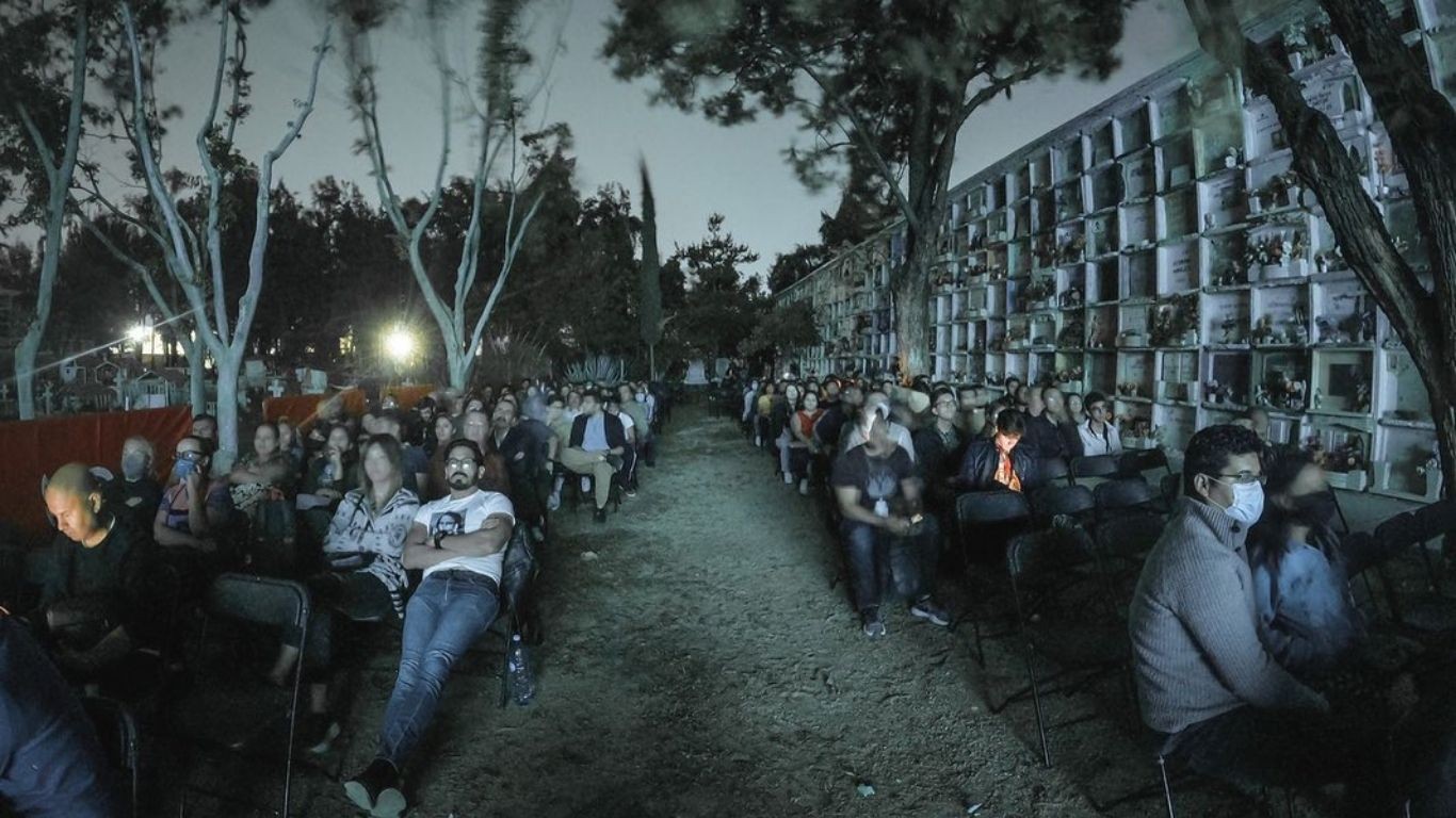Festival de la Muerte 2025: cine entre tumbas y arte en el Panteón San Nicolás de León
