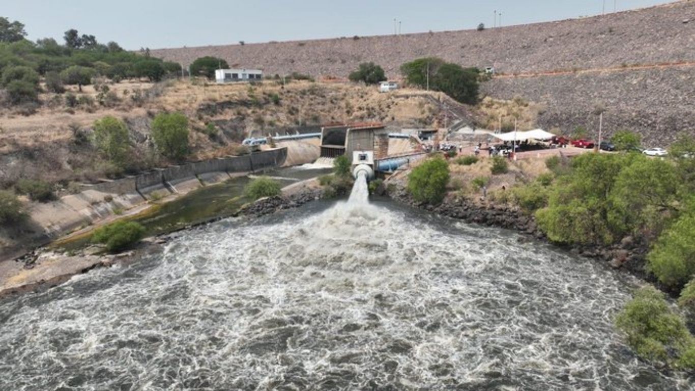 Libia Dennise promete diálogo y transparencia en el proyecto Acueducto Solís-León