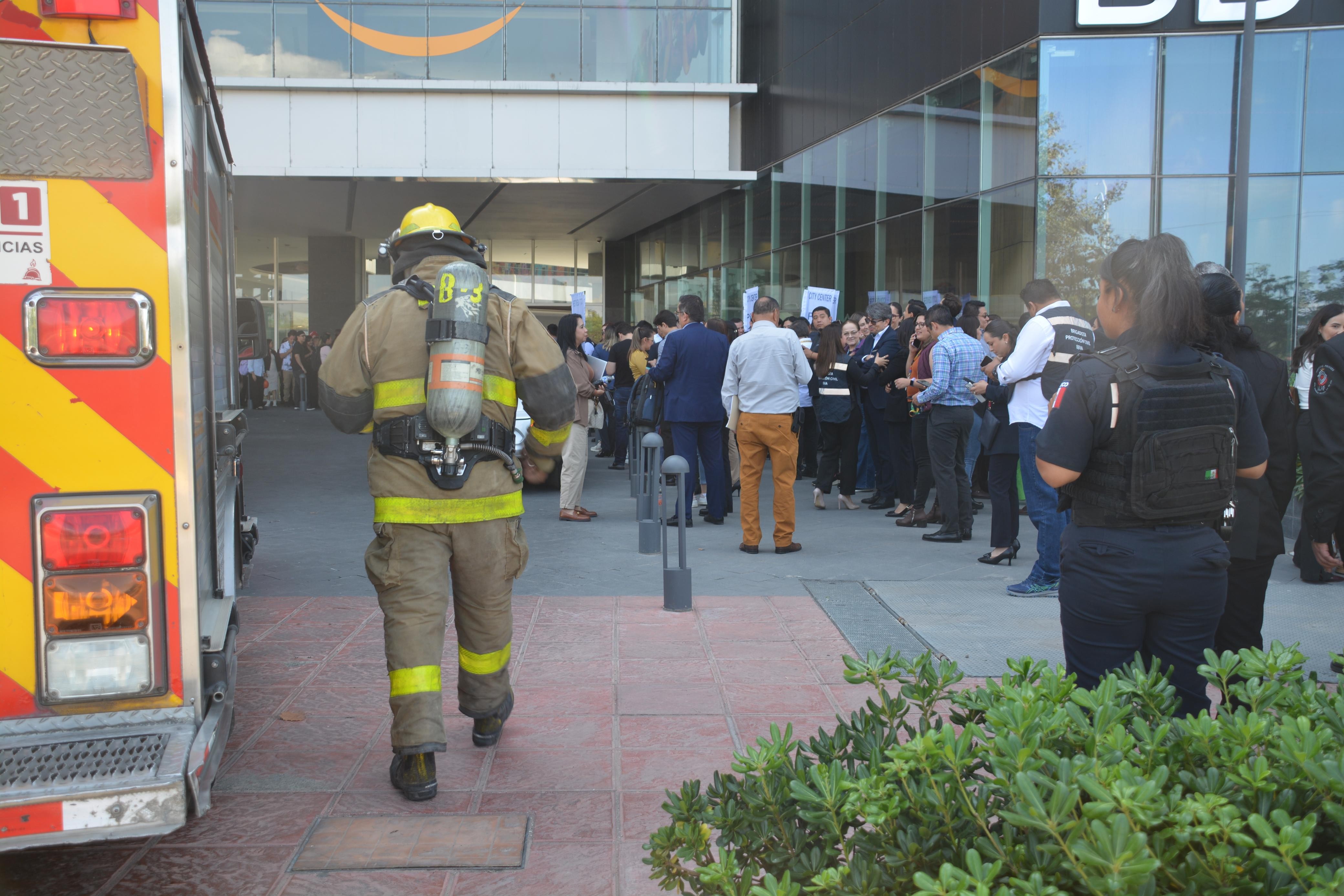 Evacúan a 300 personas por alarma de incendio en la torre BBVA de León