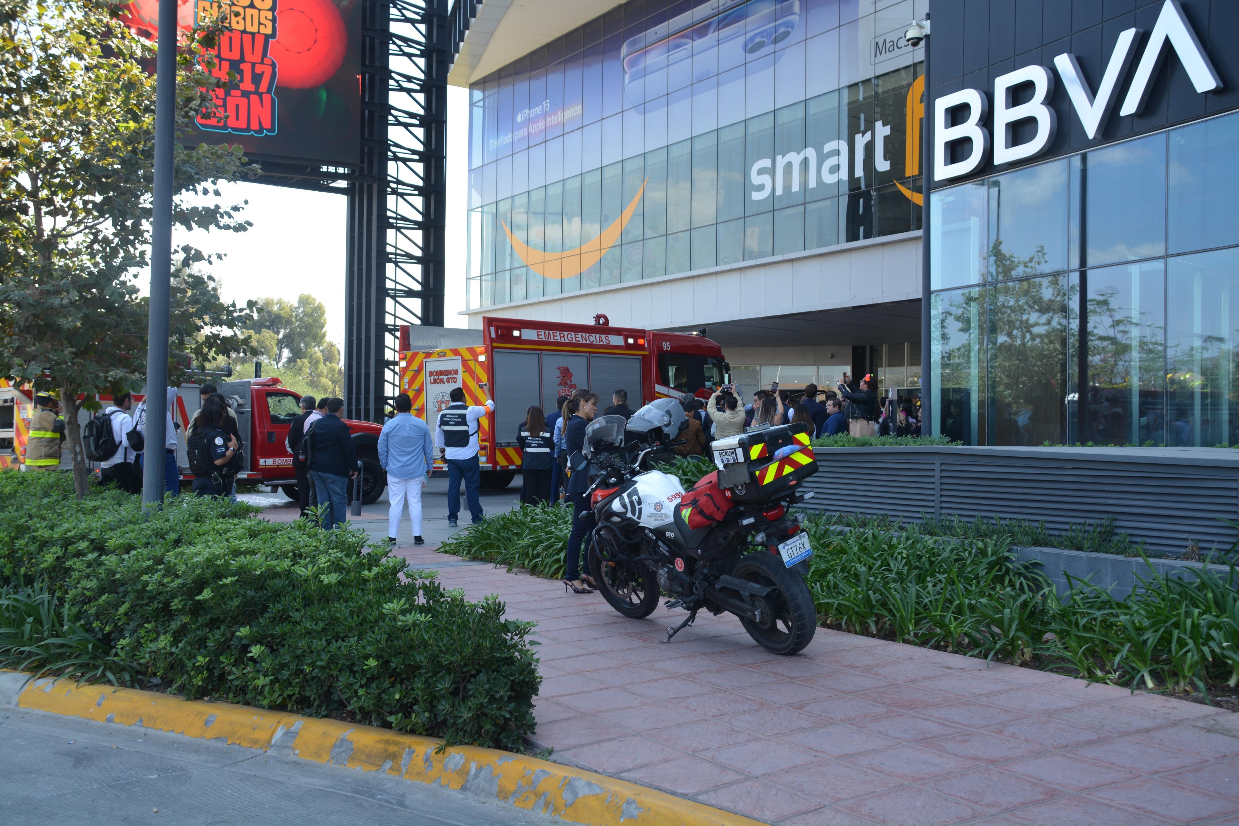 Evacúan a 300 personas por alarma de incendio en la torre BBVA de León