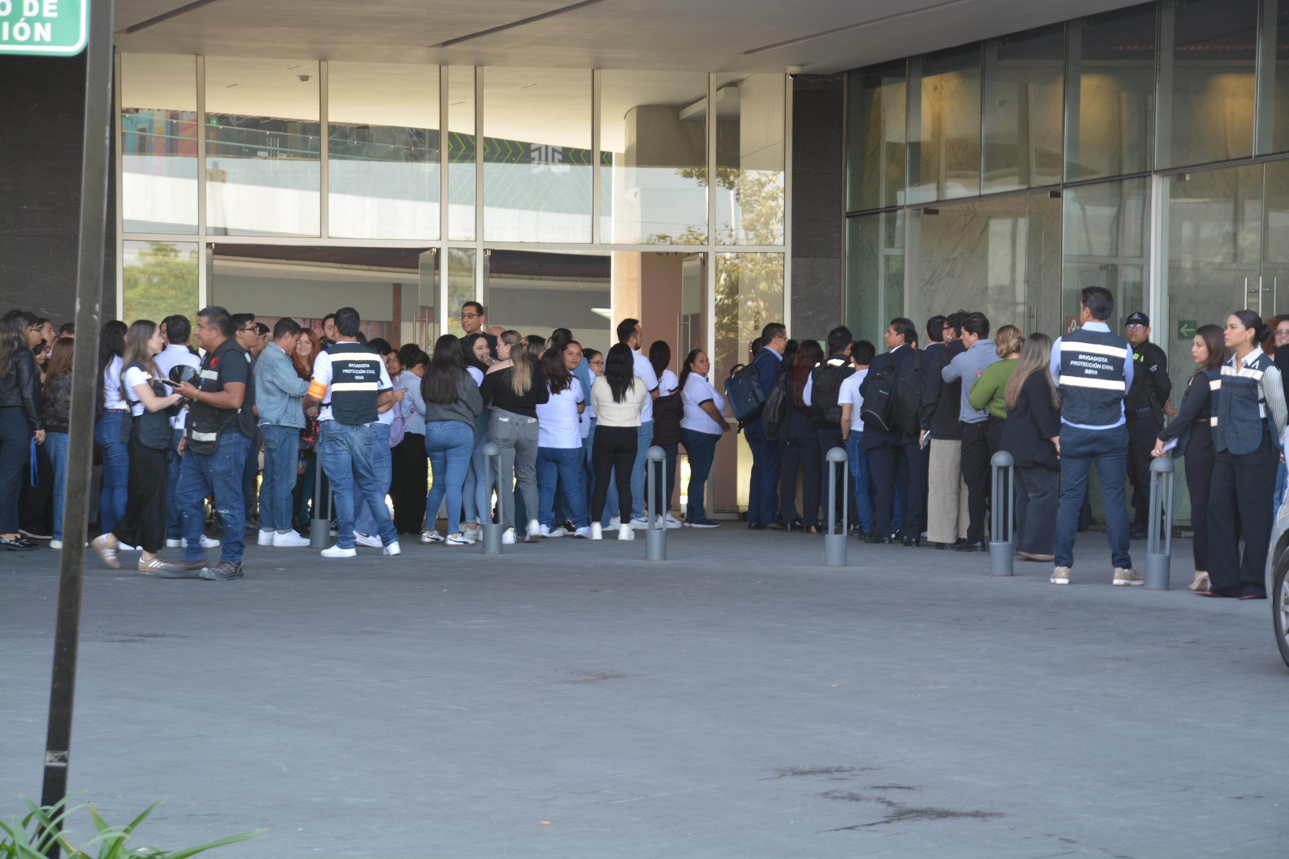 Evacúan a 300 personas por alarma de incendio en la torre BBVA de León
