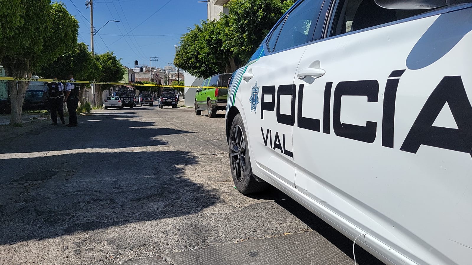 Balean a tres dentro de una tienda de abarrotes en León; dos son víctimas colaterales Balean a tres dentro de una tienda de abarrotes en León; dos son víctimas colaterales