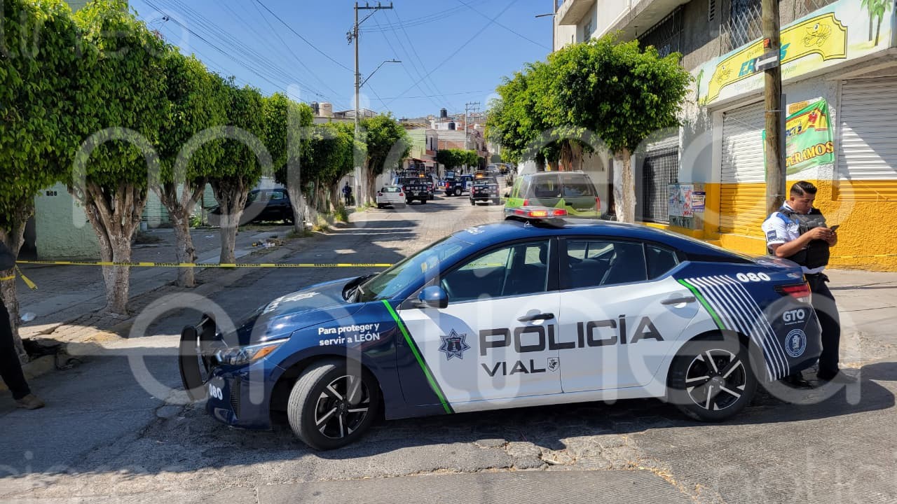 Balean a tres dentro de una tienda de abarrotes en León; dos son víctimas colaterales