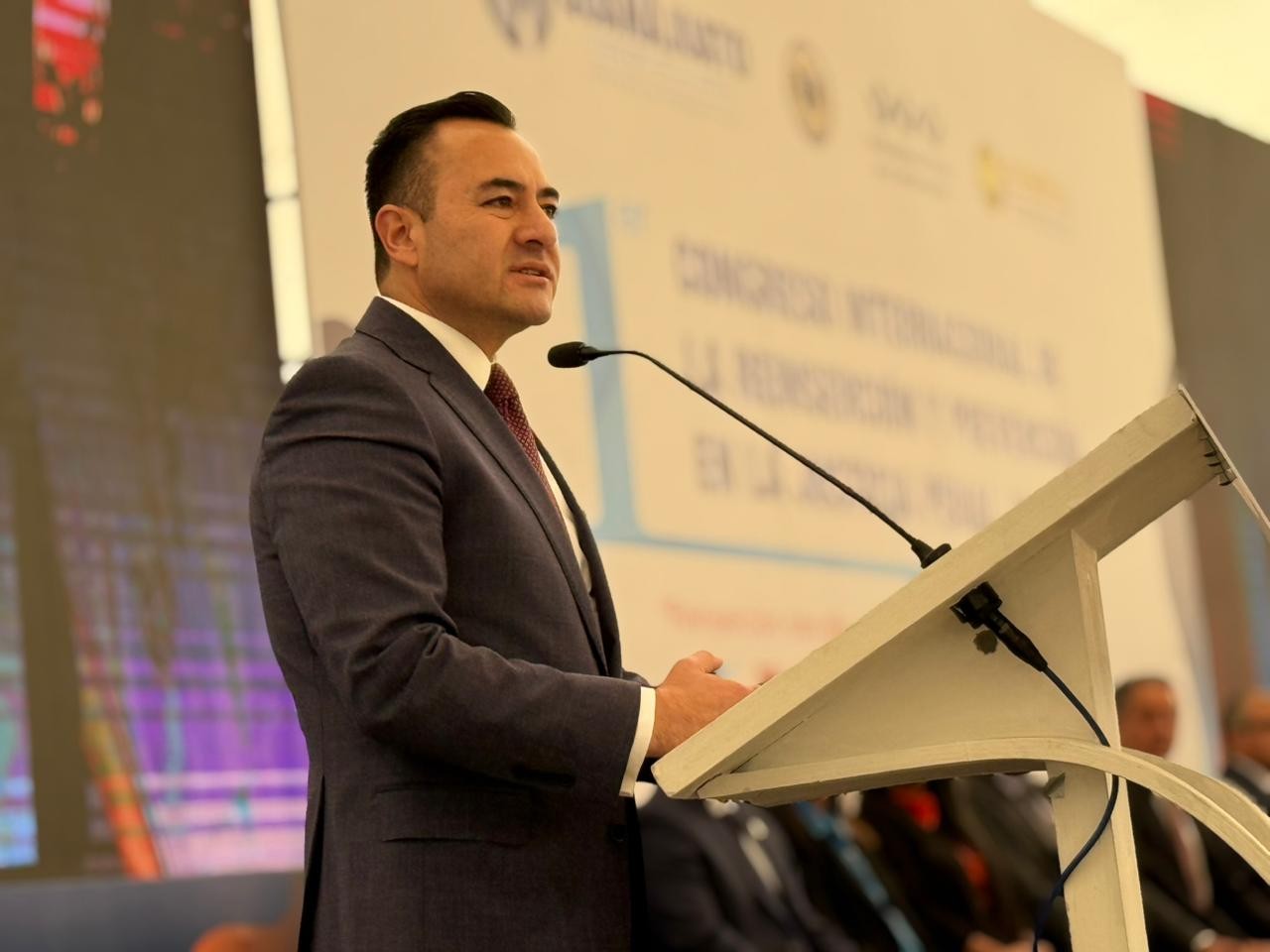 Bajan homicidios pero el reto es recuperar la confianza ciudadana, reconoce Juan Mauro