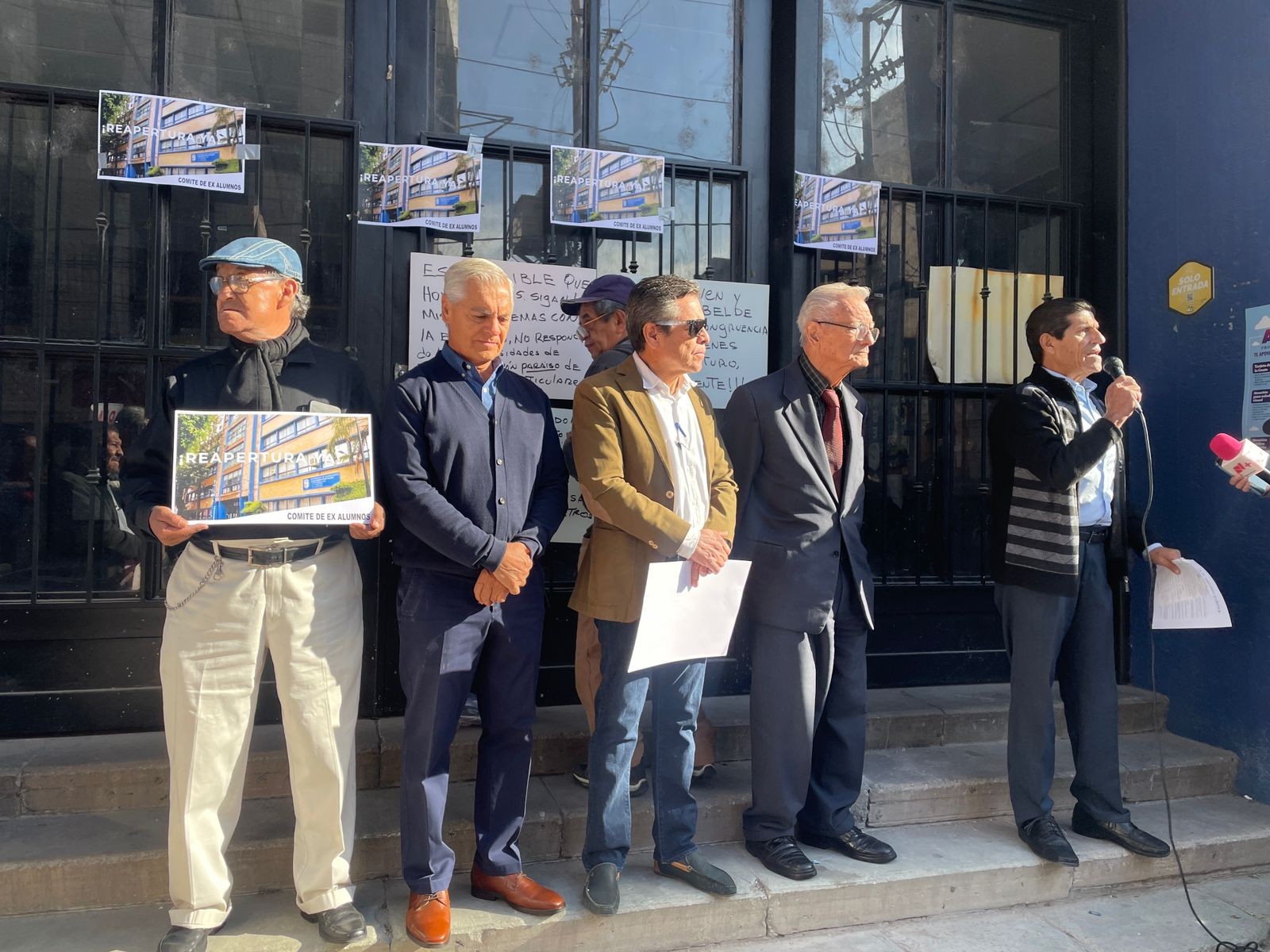 A un año del incendio, exalumnos exigen reabrir la Preparatoria Oficial del Centro en León