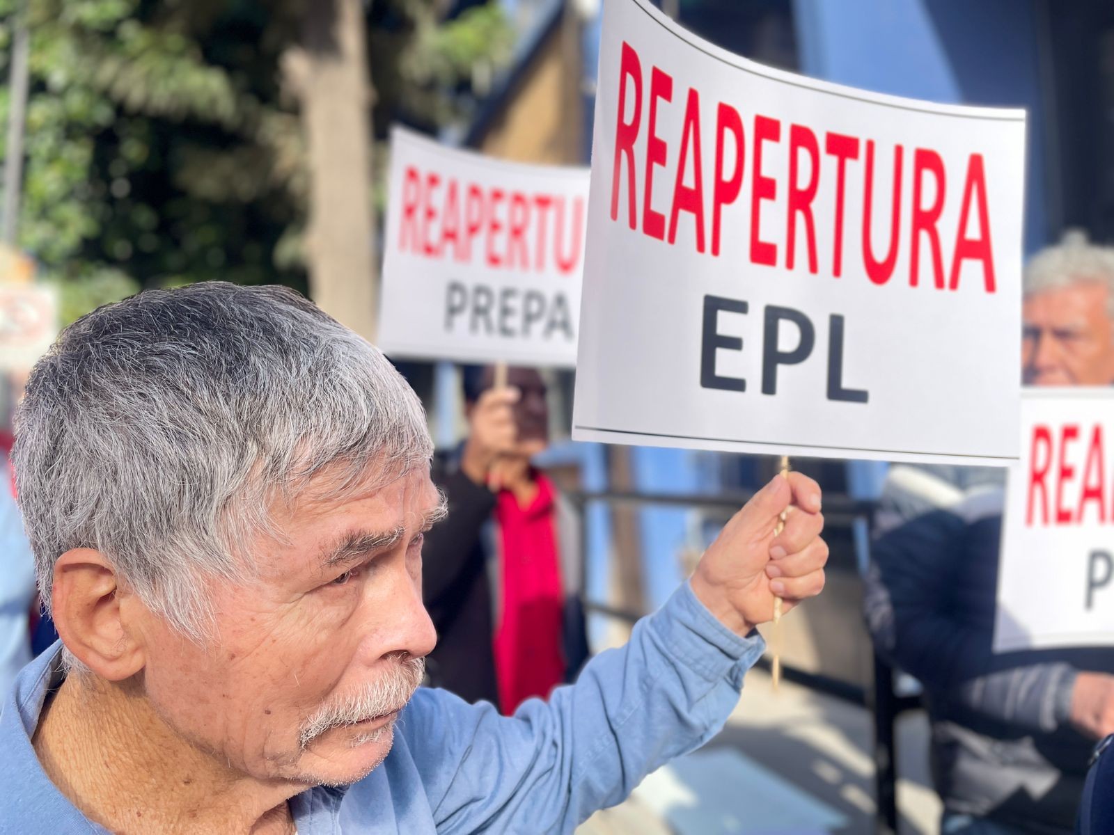 A un año del incendio, exalumnos exigen reabrir la Preparatoria Oficial del Centro en León