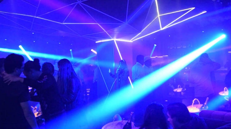 Autorizan nuevo antro en la zona norte de León: regidores cuestionan irregularidades en permisos